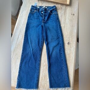 Levi’s Ribcage Size 23